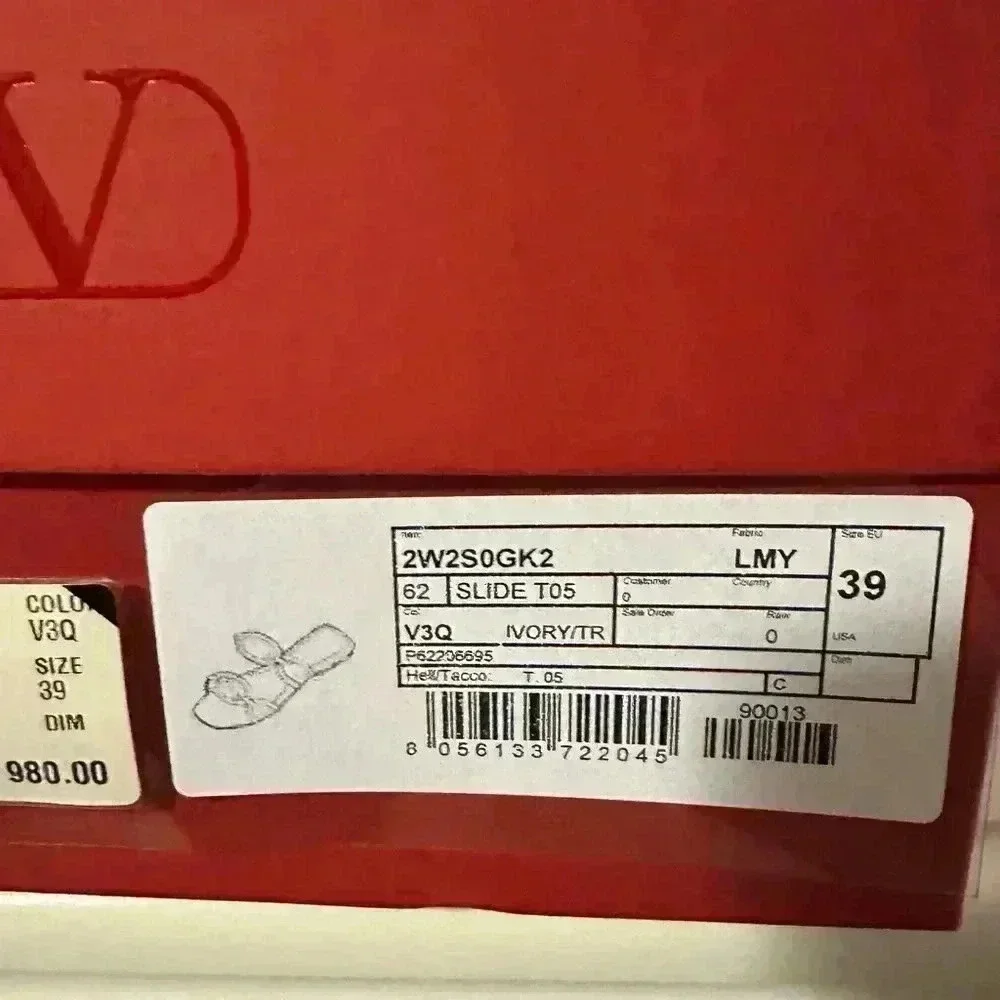 Valentino Garavani Ivory White Sandals - Picture 4 of 4